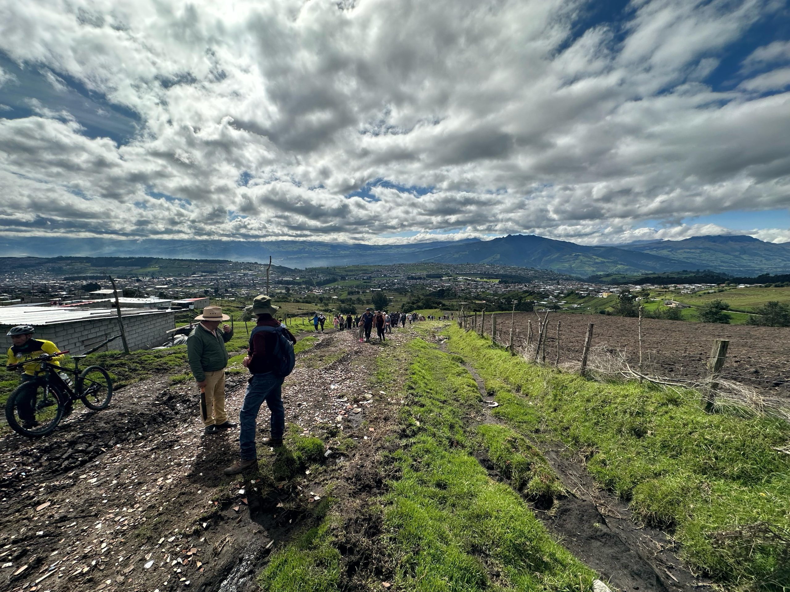 e9536907-b0be-44df-9b76-12017e9f5bfe